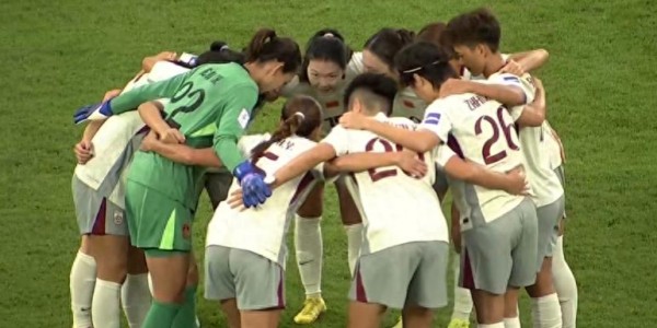 九游娱乐app下载-中国女足2-0不足喜！赢球被骂，名嘴点评一针见血，小组第一难了
