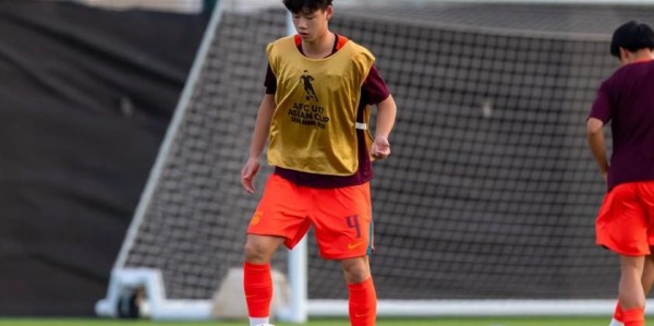 九游娱乐官方入口-U17国足李钧鹏庆祝晋级：我只想说中国牛X鲁能牛X，爱你们